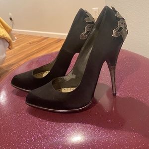 Stella McCartney black satin metal filigree pumps